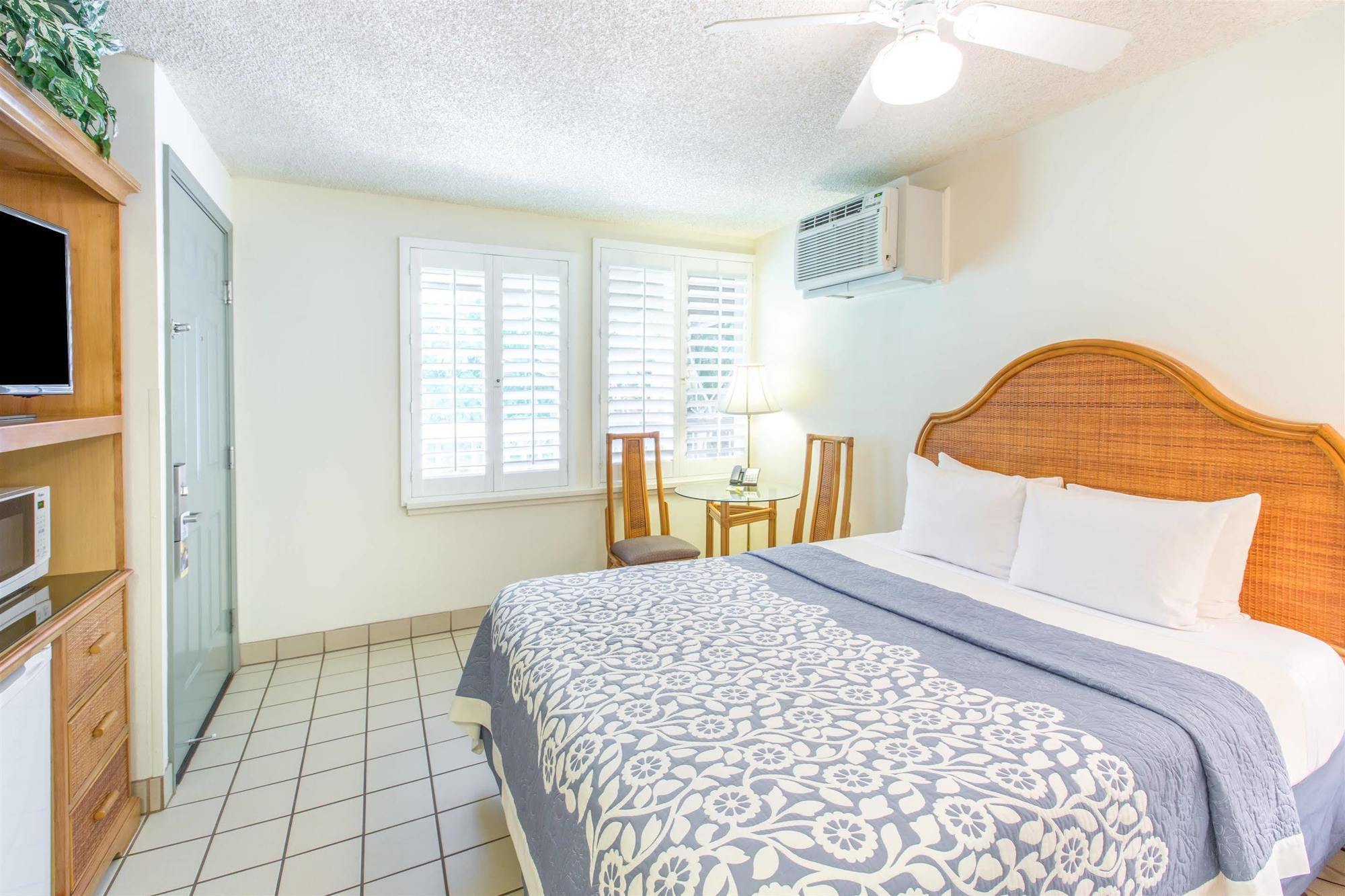 Days Inn By Wyndham Maui Oceanfront Wailea  Ngoại thất bức ảnh